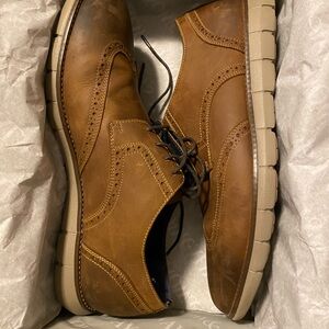 Men’s dress shoe, size 11, tan/brown
